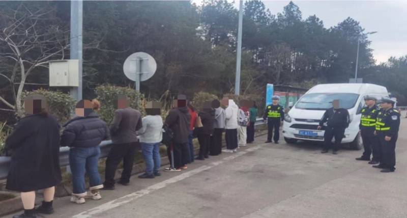 “黑车”往返广东湖南拉客被查<strong></p>
<p>ADA交易</strong>，每人收费260元！拟罚1万