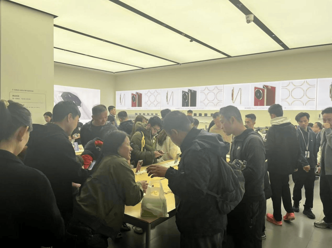 10分钟<strong></p>
<p>LTC交易</strong>，售罄！7499元起，华为首款阔折叠屏卖爆了，记者实探……