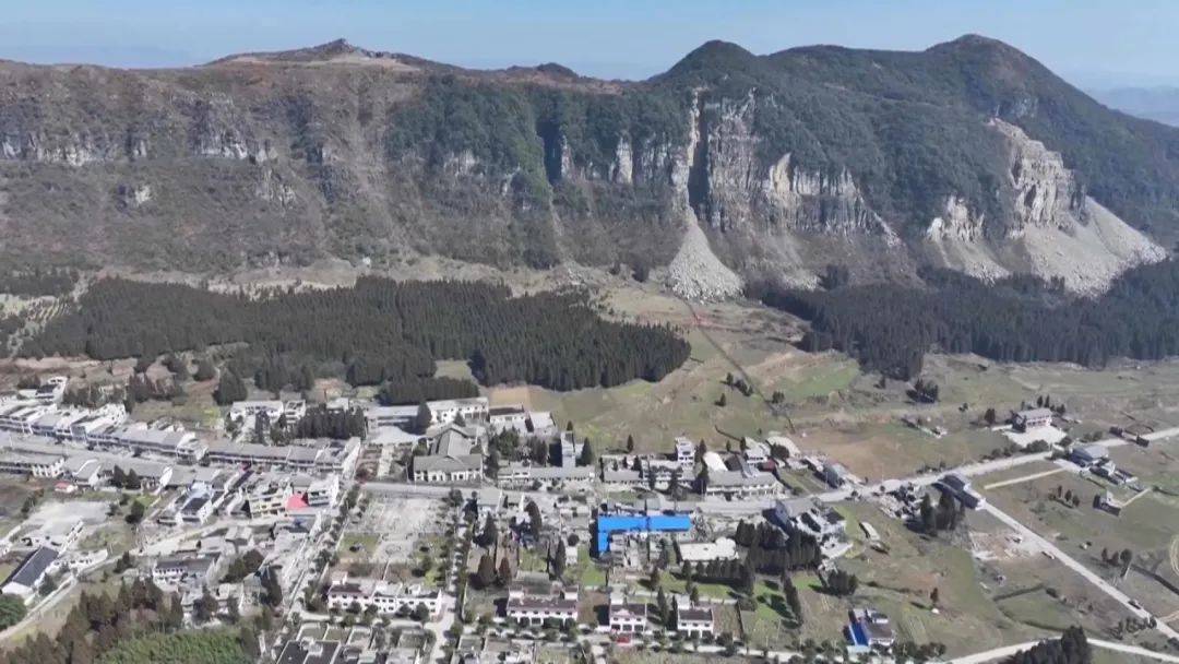 大山惊现6条裂缝<strong></p>
<p>LTC交易</strong>，附近100多户居民害怕垮塌晚上不敢睡觉！和煤矿开采有关！当地回应……