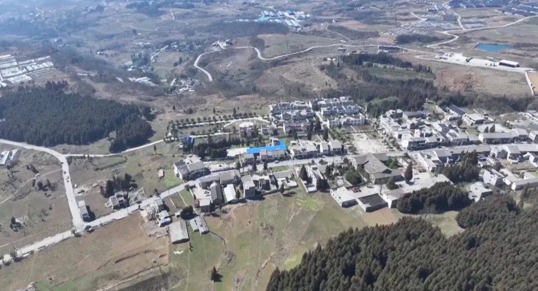 大山惊现6条裂缝<strong></p>
<p>LTC交易</strong>，附近100多户居民害怕垮塌晚上不敢睡觉！和煤矿开采有关！当地回应……