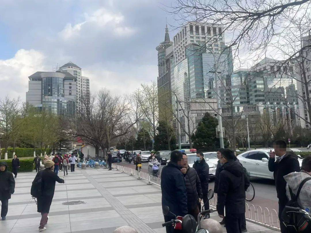 抽一路熏一路<strong></p>
<p>LTC交易</strong>，公共场所的“游烟”何时不呛人？