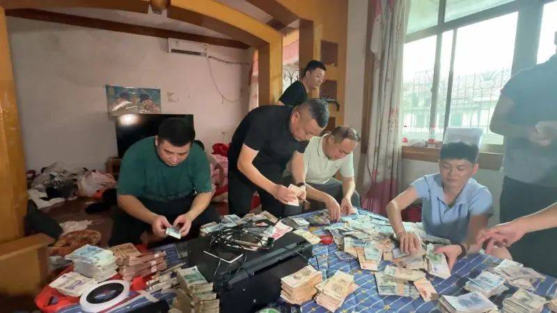 冲上热搜！夫妻家中印制假币被抓<strong></p>
<p>泰达币交易所</strong>，每天印多少花多少，小心防范！