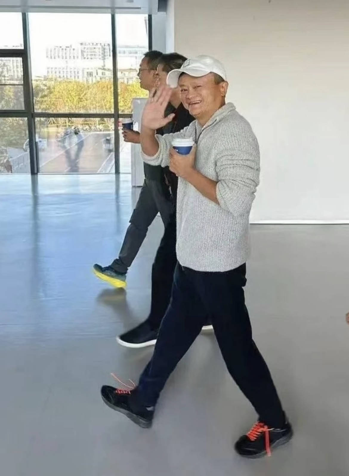 刘强东穿39元T恤逛街<strong></p>
<p>泰达币交易所</strong>，章泽天穿200块防晒衫，新贵们可没那么“老钱”！