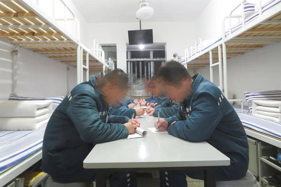 男子在上海监狱服刑11年<strong></p>
<p>DOT交易所</strong>，出狱前才得知两位家人已病逝...极大生活困境，他深深担忧→
