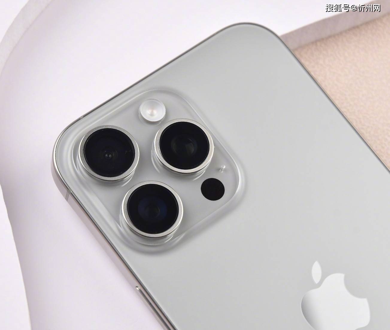 为什么说iPhone 16 Pro Max价格大跳水<strong></p>
<p>DOT交易所</strong>，对安卓手机是“降维打击”？
