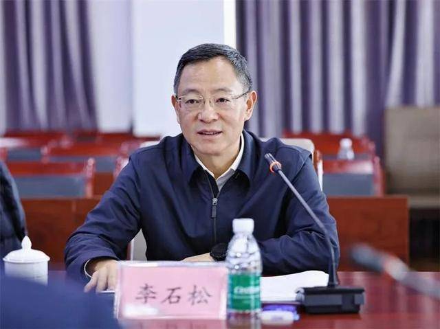 贪图享乐、道德败坏的李石松<strong></p>
<p>币安币交易所</strong>，在厅长、市长、市委书记等任上敛财数额特别巨大