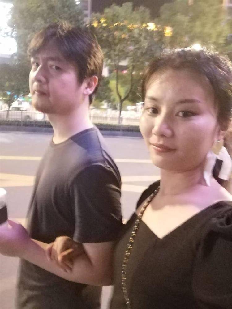 “初恋在读博时去世”<strong></p>
<p>ADA交易所</strong>，湖北小伙领奖台上讲述自己的爱情故事感动全网