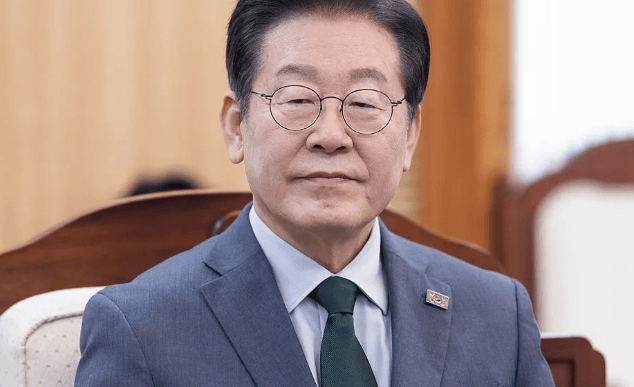 尹锡悦夫妇“天塌了”！文在寅果然不留情<strong></p>
<p>LTC交易所</strong>，第一剑就斩向死对头